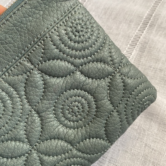 Deux Lux quilted wristlet with gold embellishments. - Picture 4 of 11